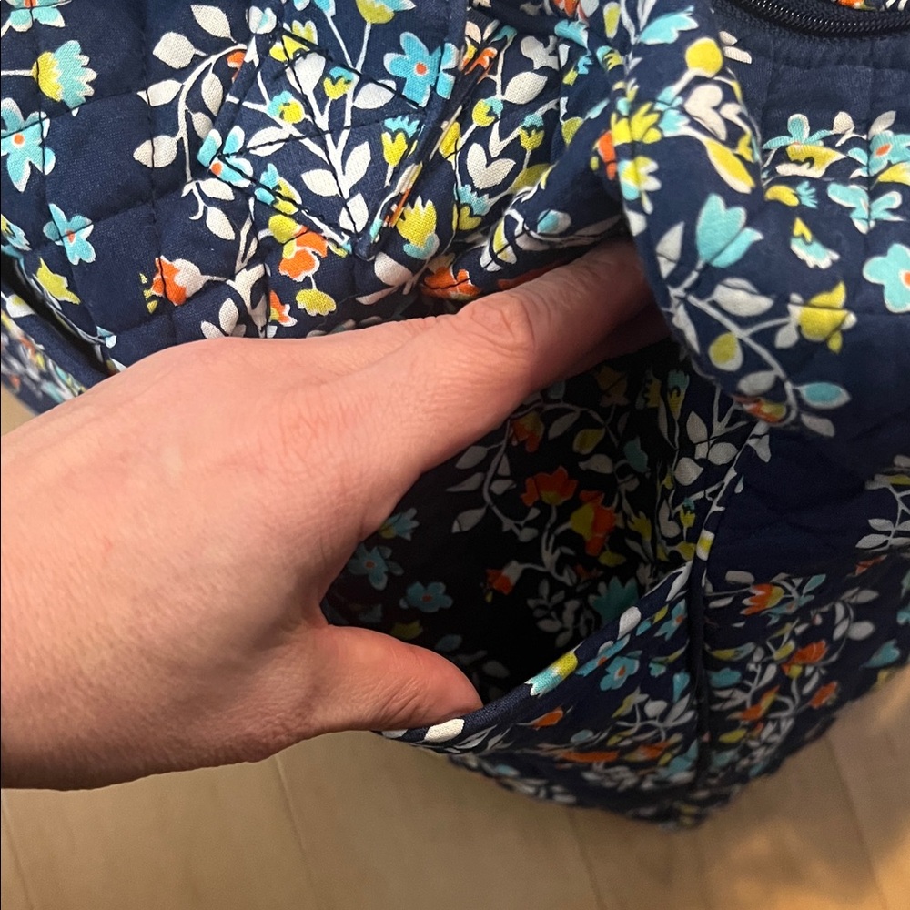 Vera Bradley retired "Chandelier Floral" pattern - Picture 8 of 15